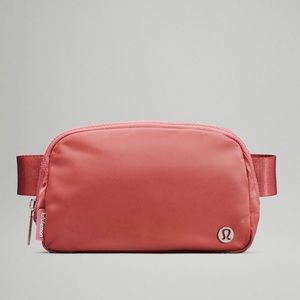 Lululemon Everywhere Belt Bag - Brier Rose - NWT ♥️